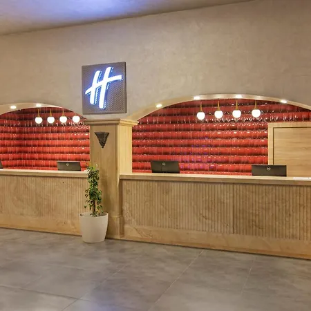 By Ihg