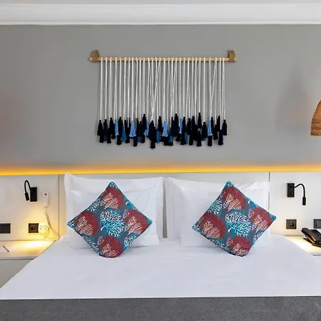 By Ihg