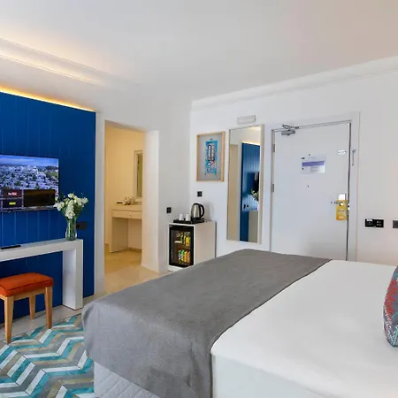 By Ihg Hotel 4*